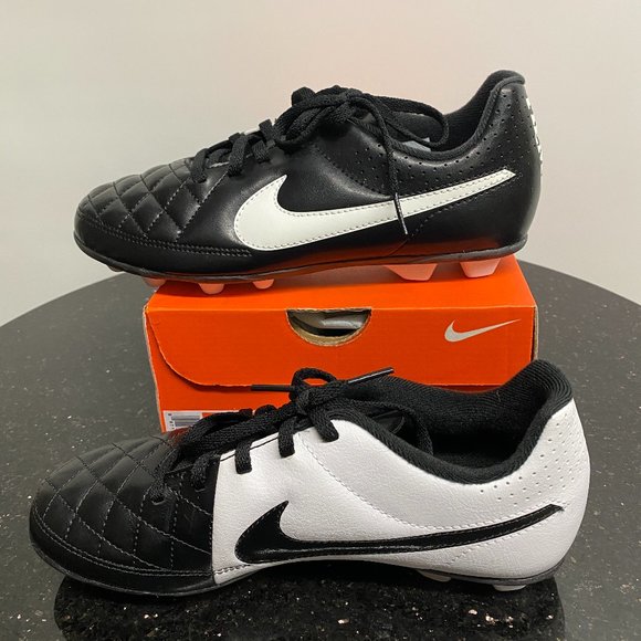 Youth Nike JR Tiempo Rio II FG-R Soccer Cleats - Picture 4 of 5